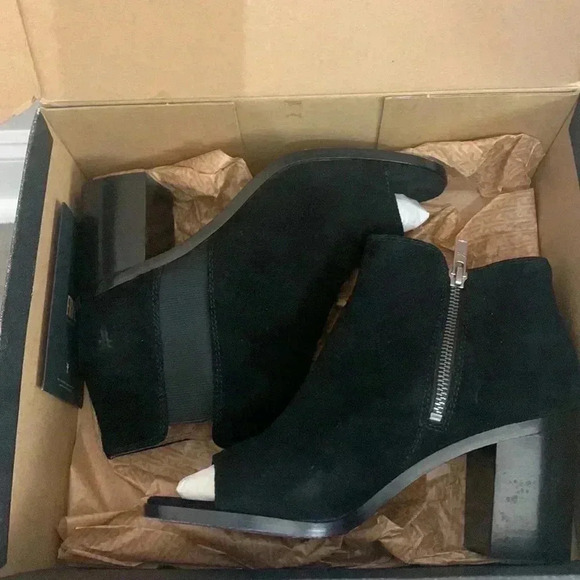 FRYE Women’s Danica Chelsea Open Toe Booties Black - Picture 3 of 9